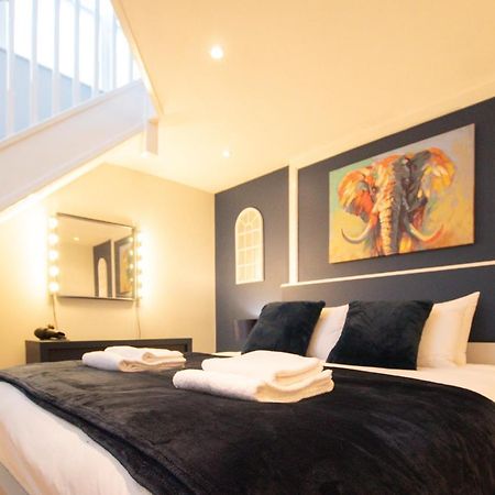 Lord Street - 2 Beautiful Apartments - Sleep Up To 14 Guests - By Rework Accommodation Честер Экстерьер фото