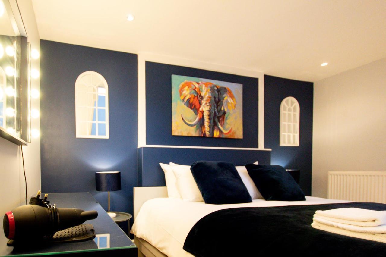 Lord Street - 2 Beautiful Apartments - Sleep Up To 14 Guests - By Rework Accommodation Честер Экстерьер фото