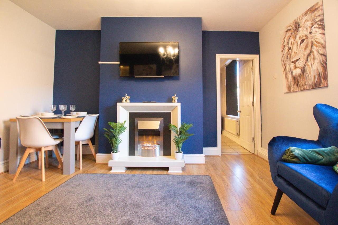 Lord Street - 2 Beautiful Apartments - Sleep Up To 14 Guests - By Rework Accommodation Честер Экстерьер фото